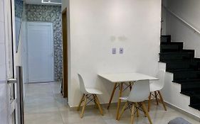 Casa em condomínio 400m da praia